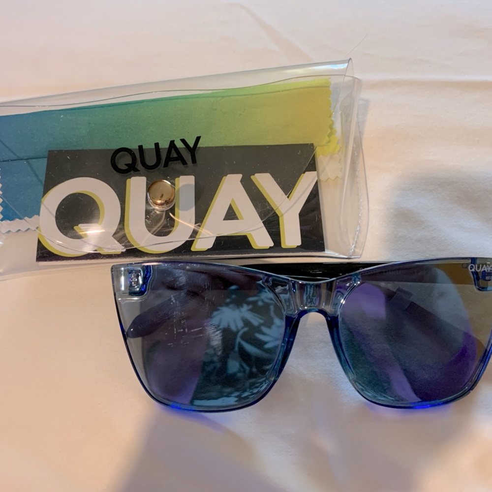 QUAY Mirror Frameless COME THRU Cat Eye Sunglasses Sunnies Mirror 58176 Blue